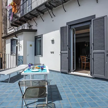 Hostly - Tarsia 50-beautiful Terrace On 公寓 那不勒斯